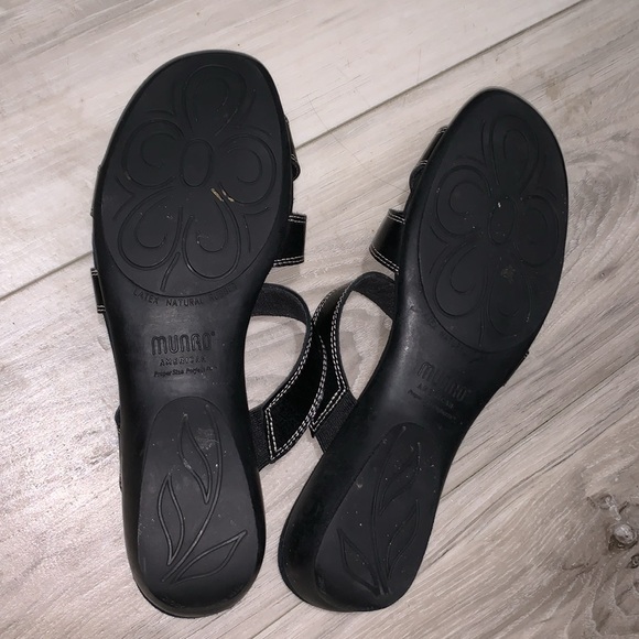 🐾 Munro Black Chloe sandals sz 8.5 N - Picture 5 of 6